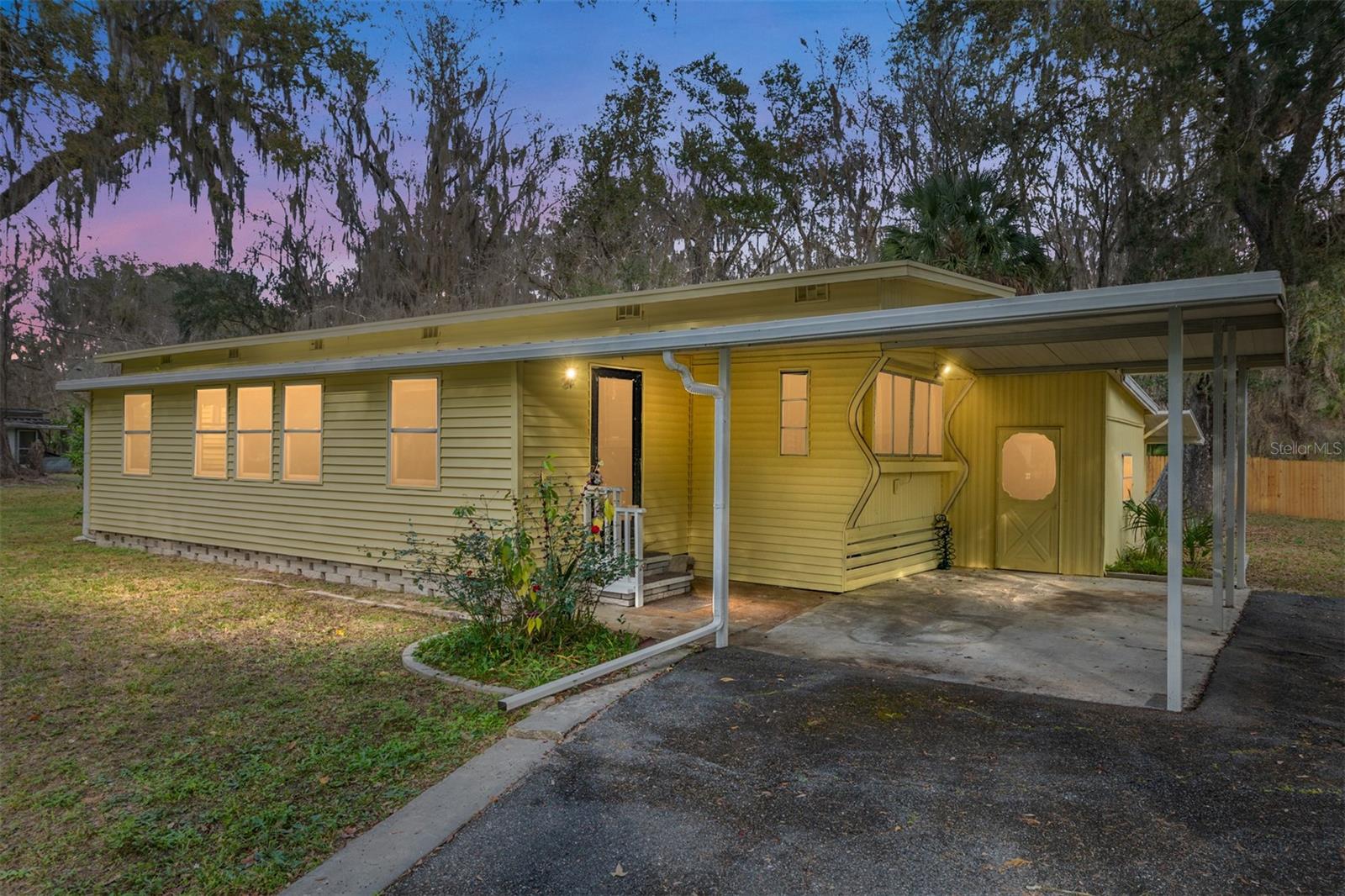 Photo of 3809 CR 405N LAKE PANASOFFKEE FL 33538