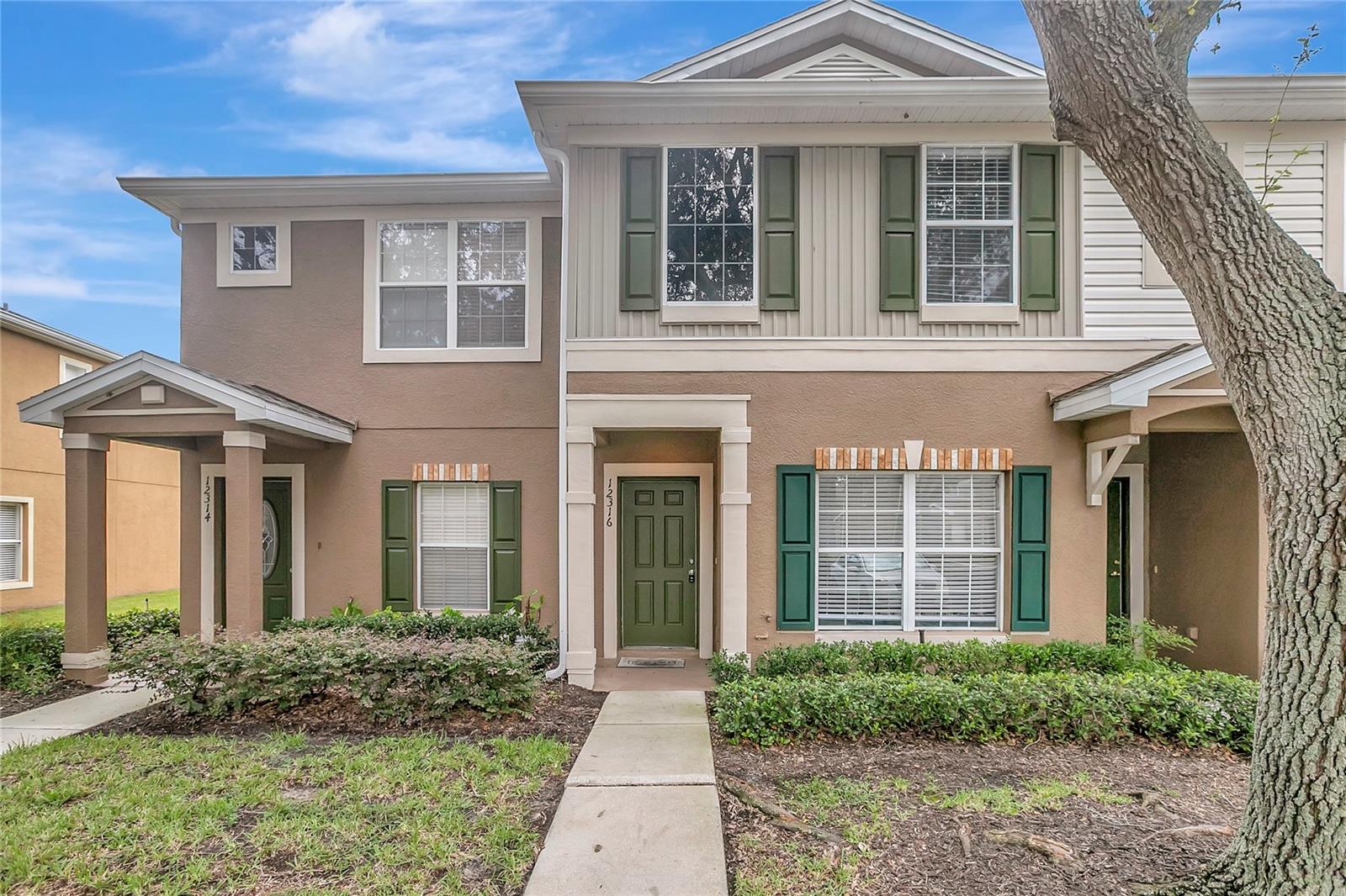 Photo of 12316 HEALEY SUMMIT LANE RIVERVIEW FL 33579