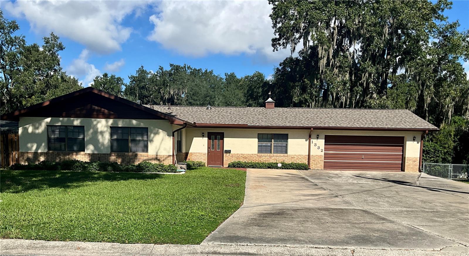 Photo of 1332 LEE COURT LEESBURG FL 34748