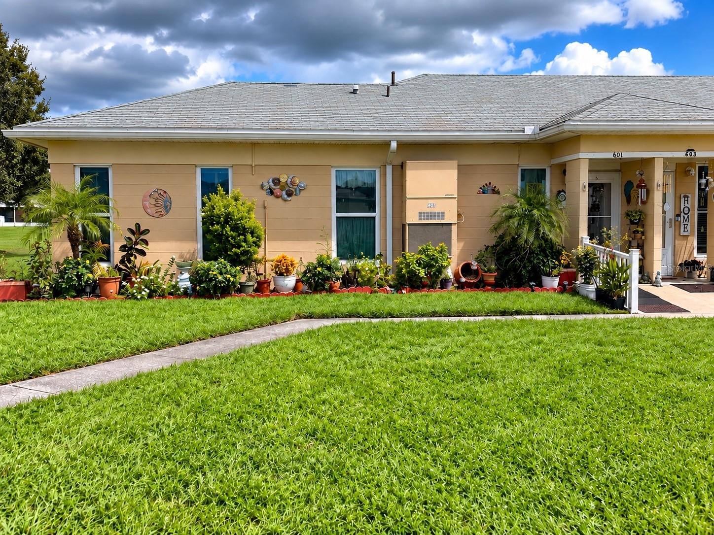 Photo of 601 CLUB CIRCLE LAKE WALES FL 33854