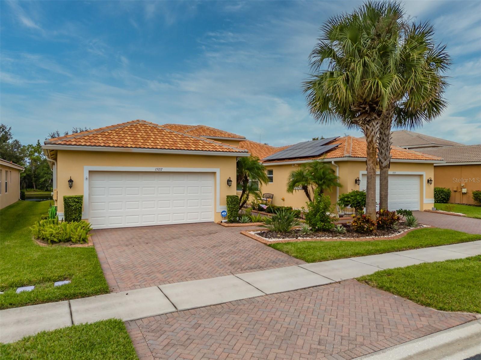 Photo of 15717 AURORA LAKE CIRCLE WIMAUMA FL 33598