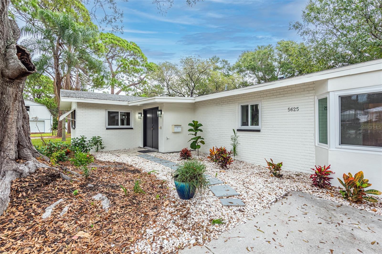Photo of 5625 ATLANTIC AVENUE ST PETERSBURG FL 33703
