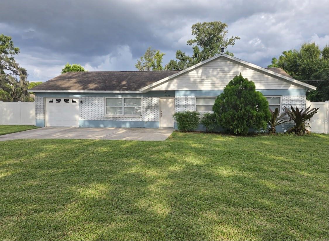 Photo of 8601 TWIN LAKES BOULEVARD TAMPA FL 33614