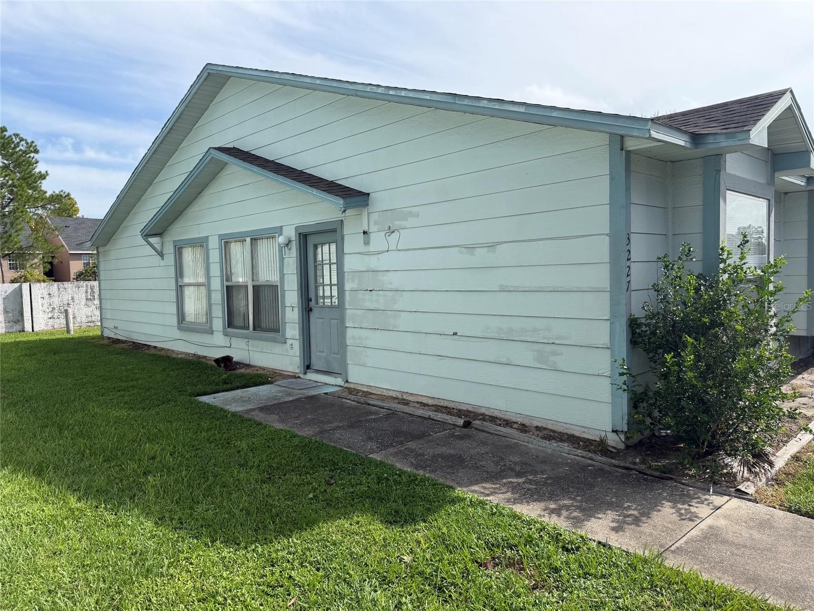 Photo of 3227 CHESSWOOD AVENUE KISSIMMEE FL 34741