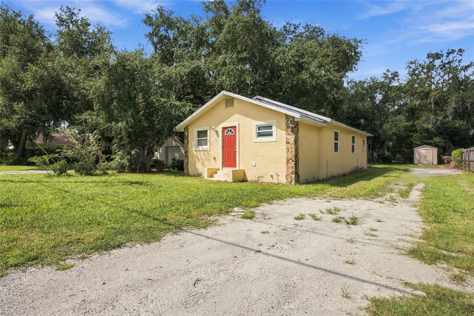 Photo of 1109 N GORDON STREET PLANT CITY FL 33563