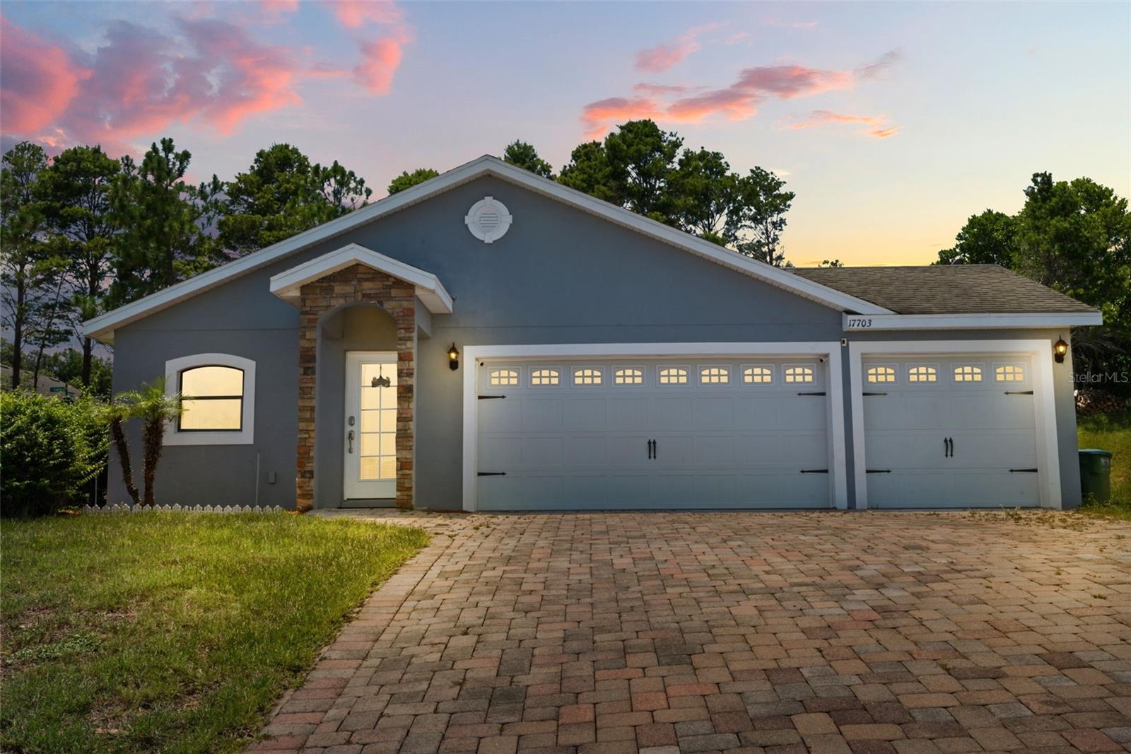 Photo of 17703 NEAL DRIVE MONTVERDE FL 34756