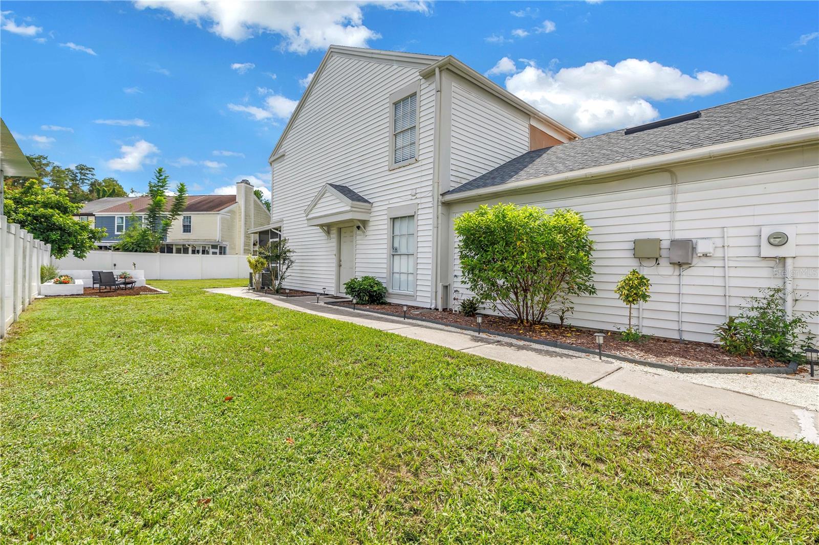 Photo of 6240 OAK CLUSTER CIRCLE TAMPA FL 33634