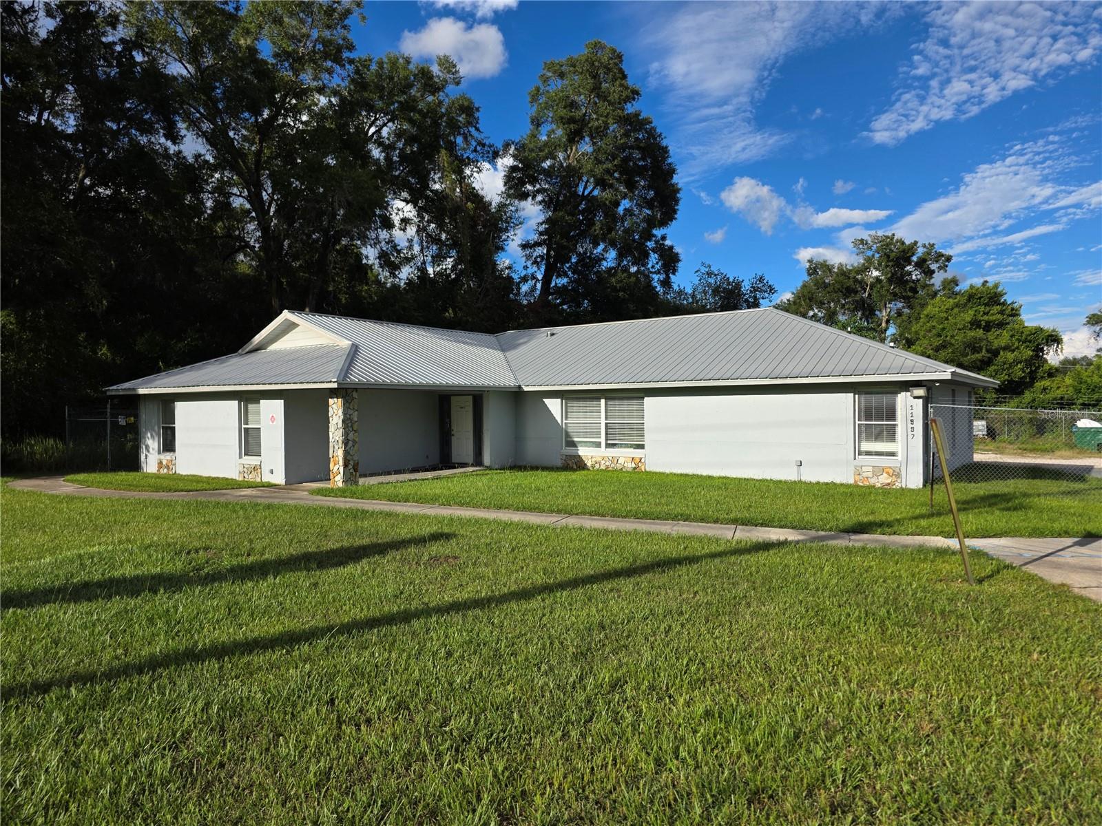 Photo of 11997 SE US HIGHWAY 441 BELLEVIEW FL 34420