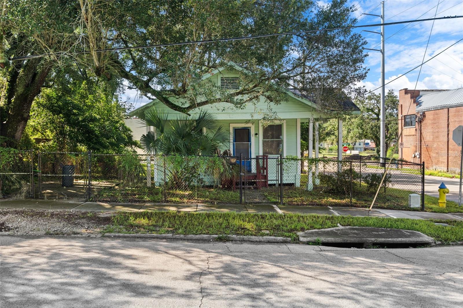 Photo of 915 E SITKA STREET TAMPA FL 33604