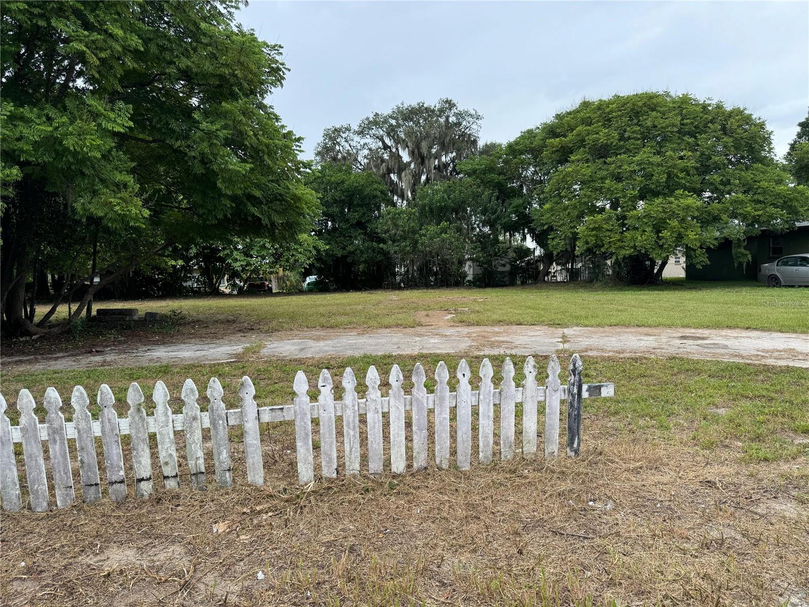 Photo of 128 W NORTHSIDE DRIVE LAKE WALES FL 33853