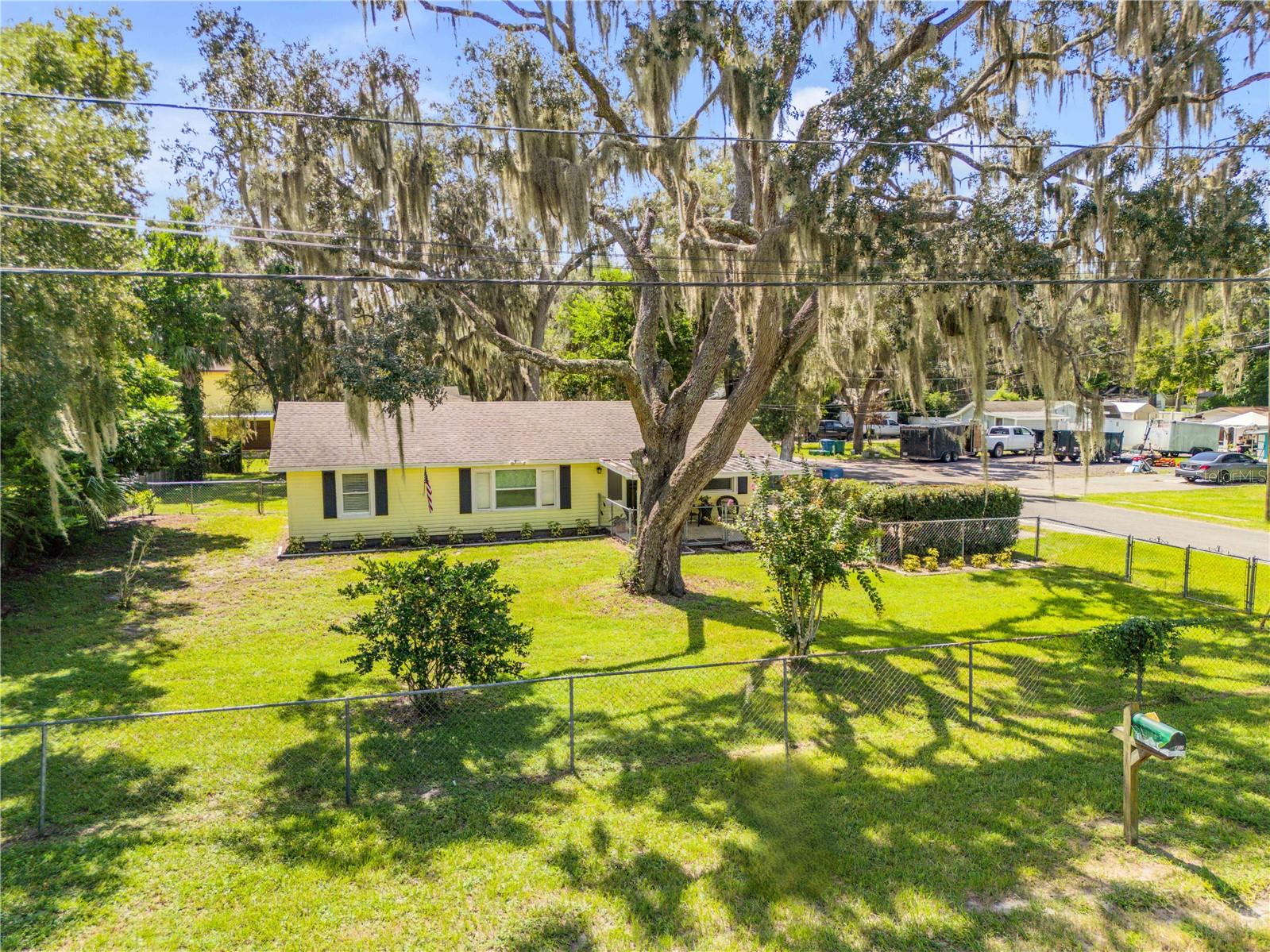 Photo of 1402 E VOORHIS AVENUE DELAND FL 32724
