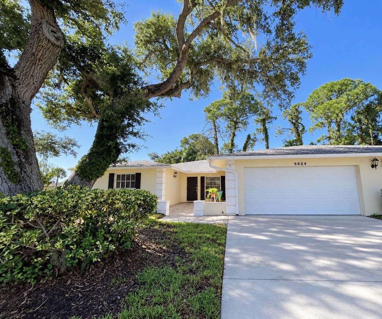Photo of 5624 PALM AIRE DRIVE #V105 SARASOTA FL 34243