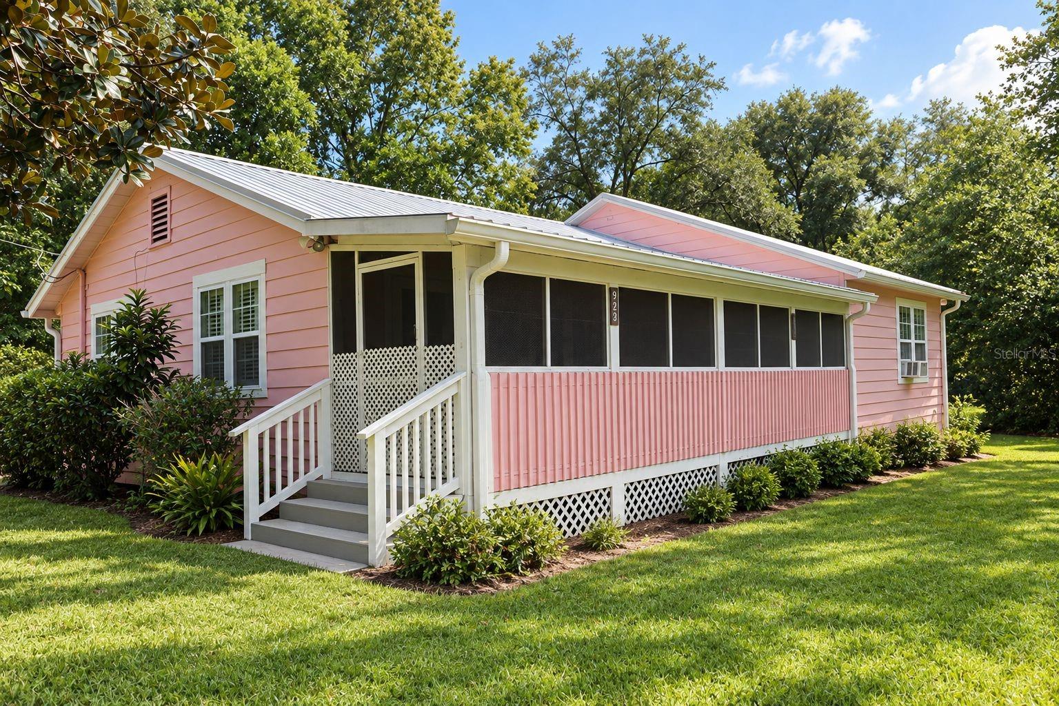 Photo of 8231 SWAN LAKE ROAD MELROSE FL 32666