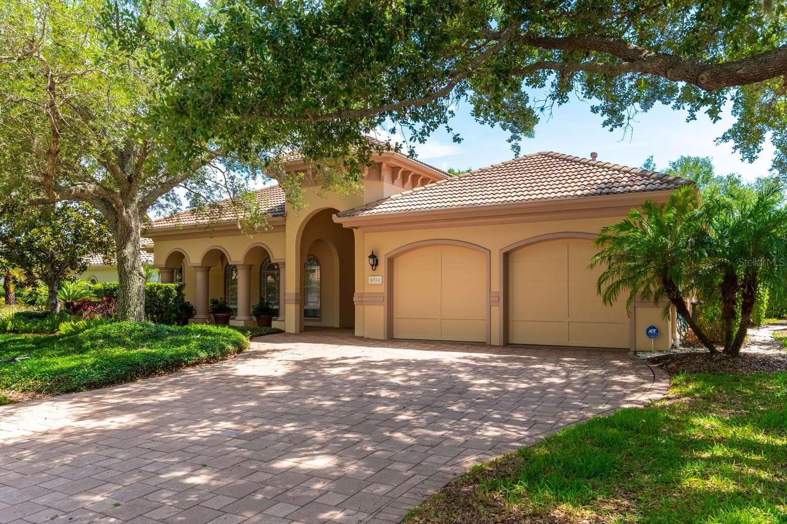 Photo of 6914 STANHOPE PLACE BRADENTON FL 34201