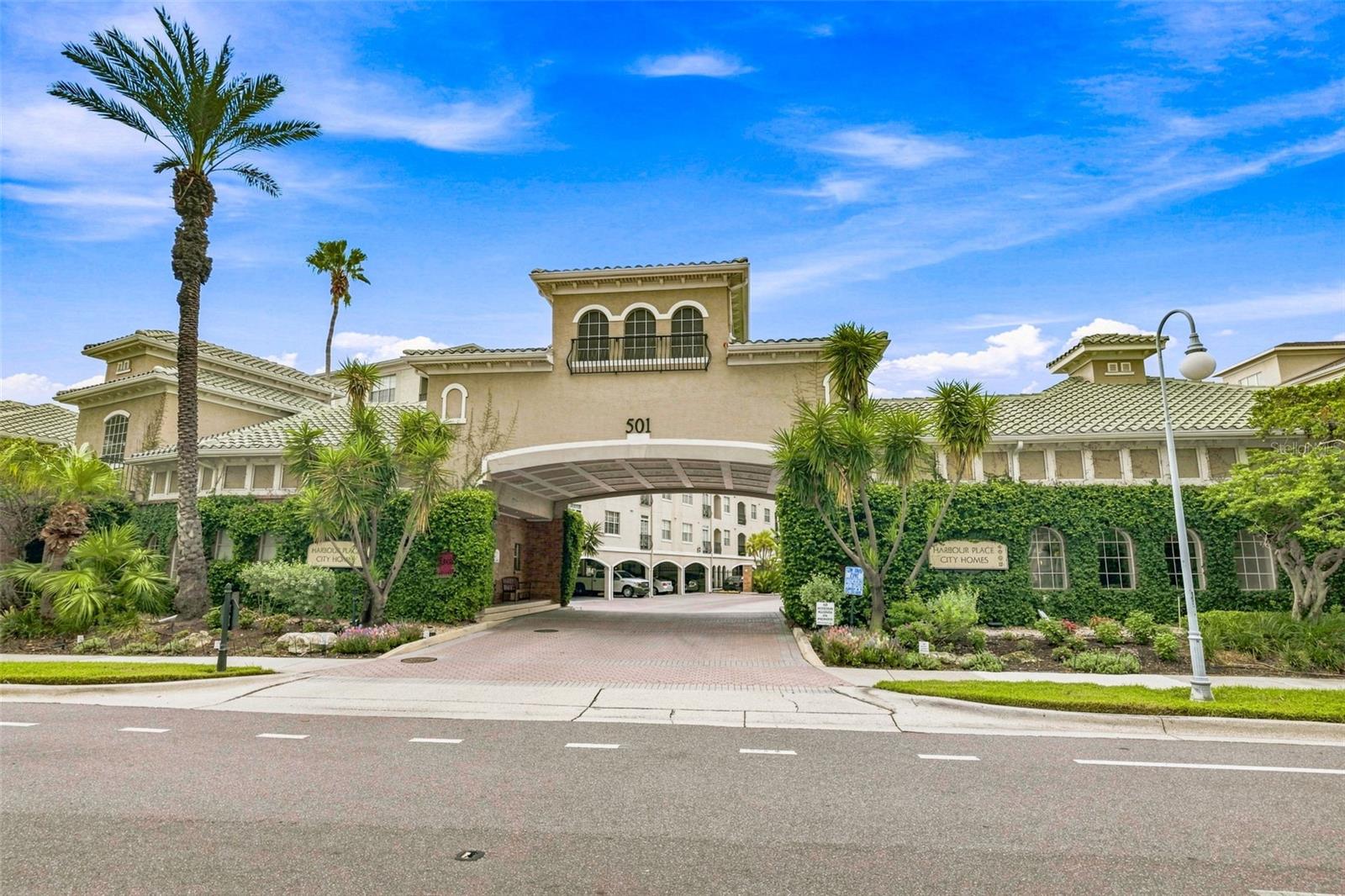 Photo of 501 KNIGHTS RUN AVENUE #2202 TAMPA FL 33602