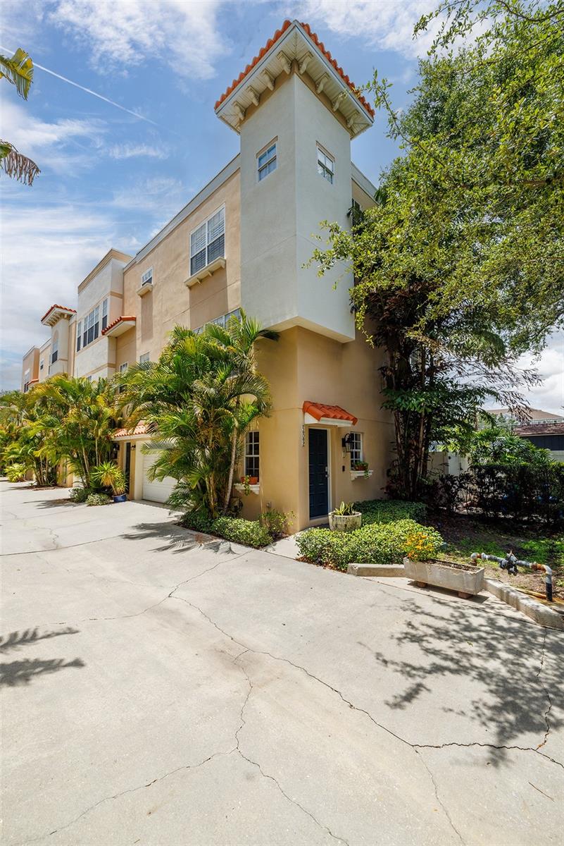 Photo of 509 S MATANZAS AVENUE #2 TAMPA FL 33609