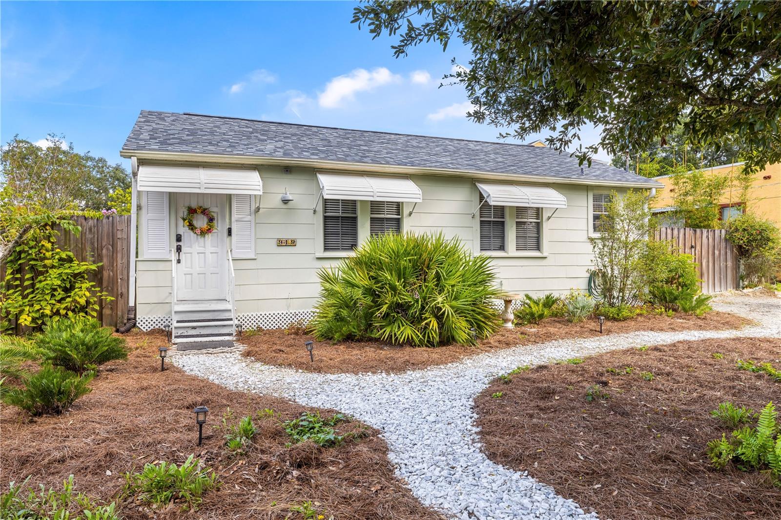 Photo of 919 W WOODLAWN AVENUE TAMPA FL 33603