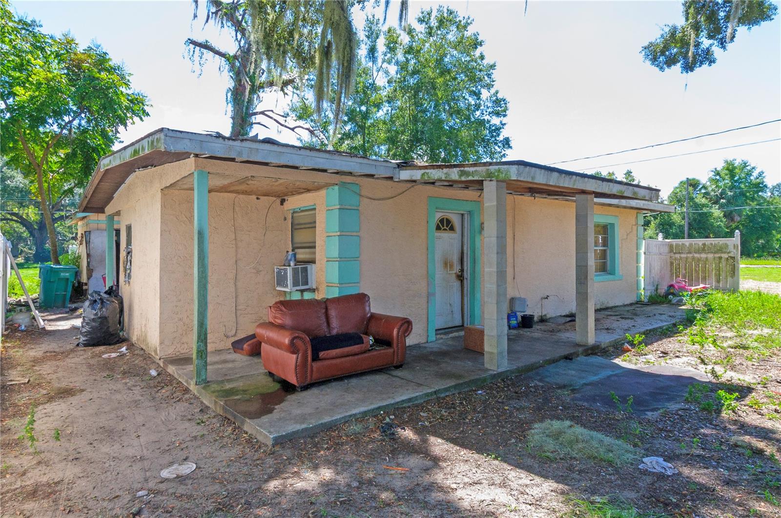 Photo of 605 DANVERS STREET EUSTIS FL 32726
