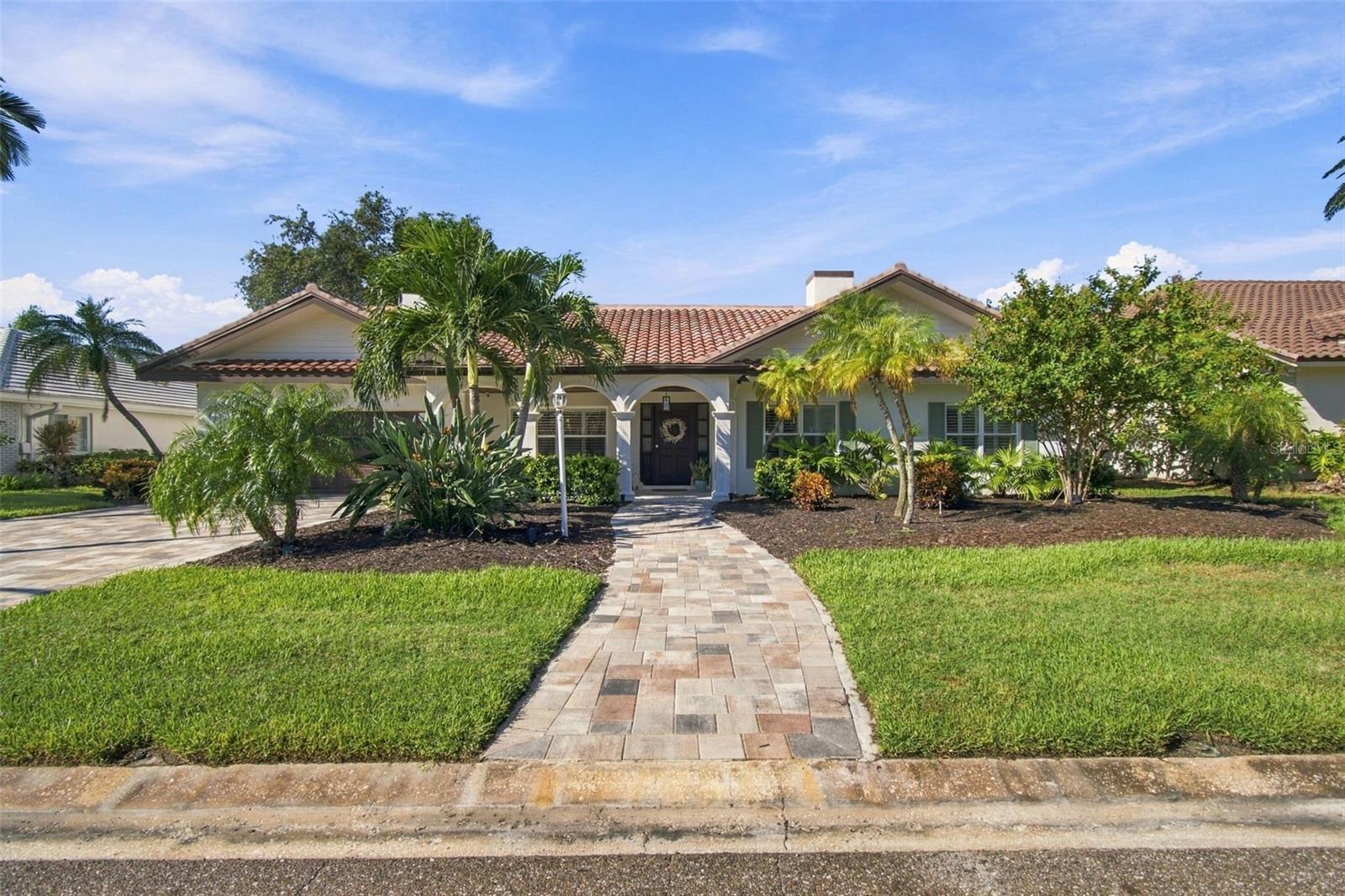 Photo of 5825 LEELAND STREET ST PETERSBURG FL 33715