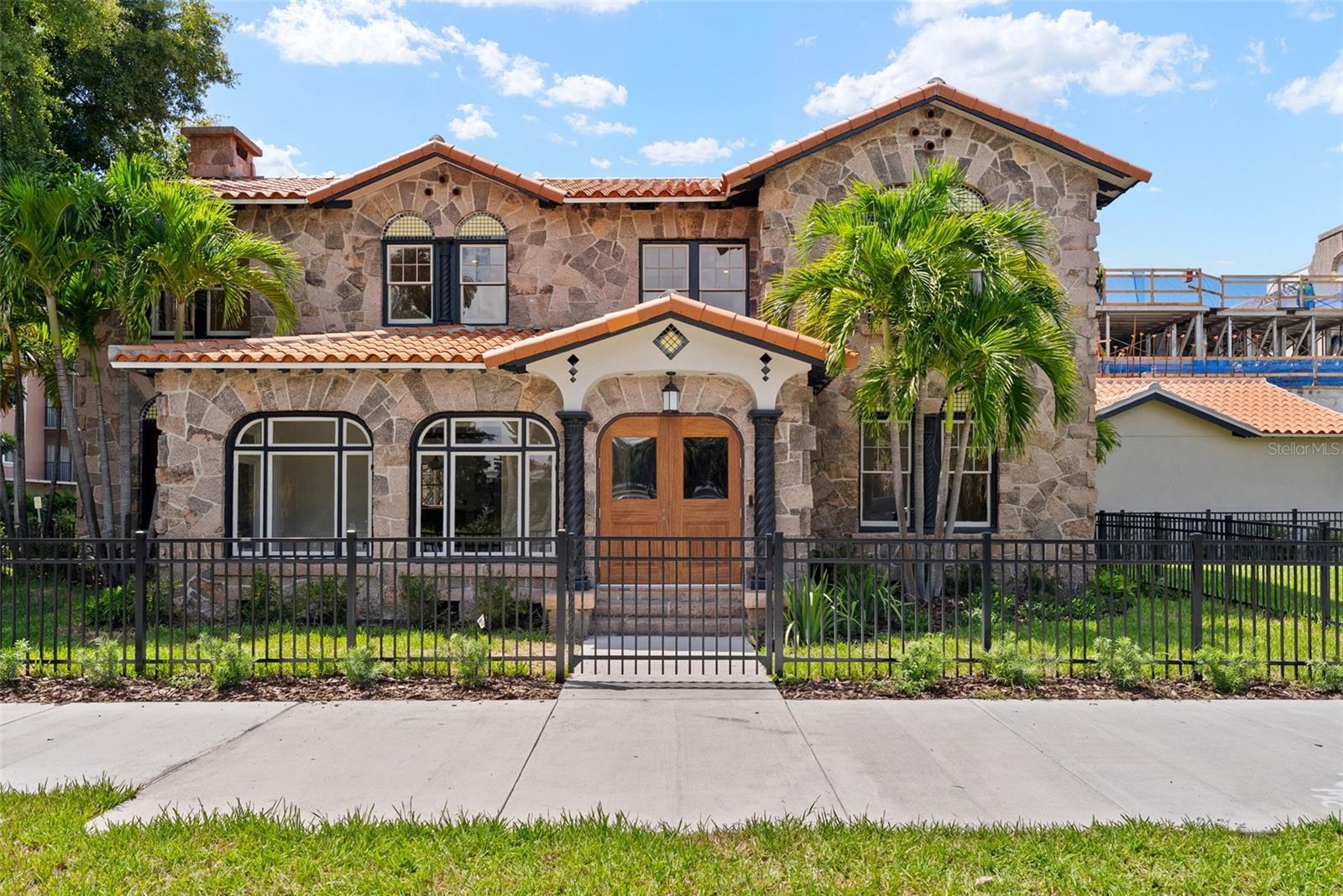 Photo of 250 MIRROR LAKE DRIVE ST PETERSBURG FL 33701