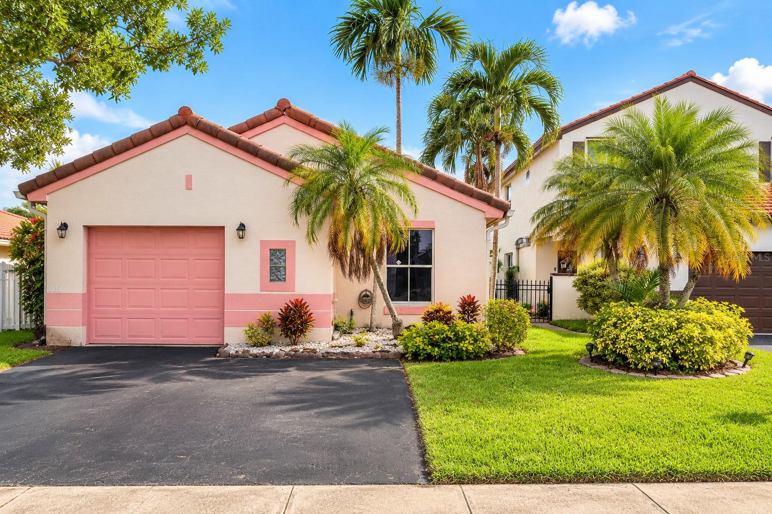 Photo of 2122 NW 184TH WAY PEMBROKE PINES FL 33029