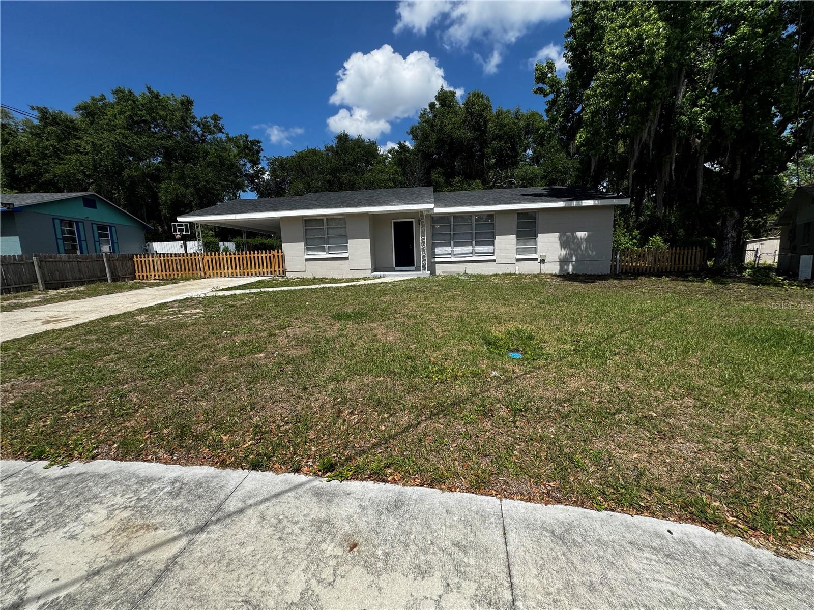 Photo of 1610 CREST AVENUE LEESBURG FL 34748