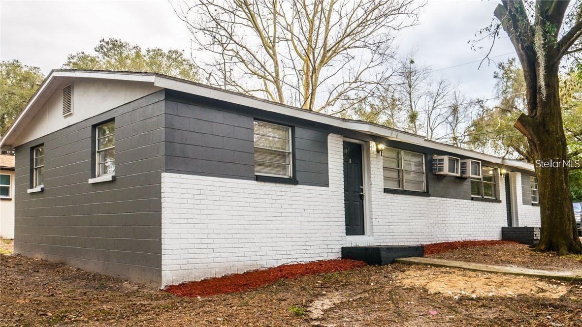 Photo of 9416 GREYSTONE ROAD #A THONOTOSASSA FL 33592