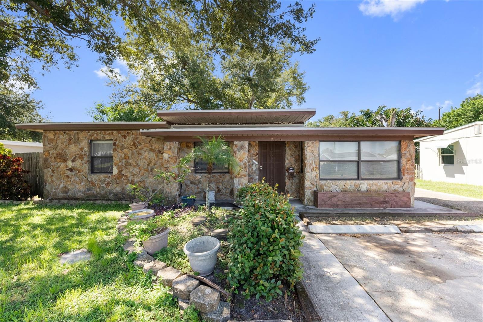 Photo of 1124 54TH AVENUE ST PETERSBURG FL 33703