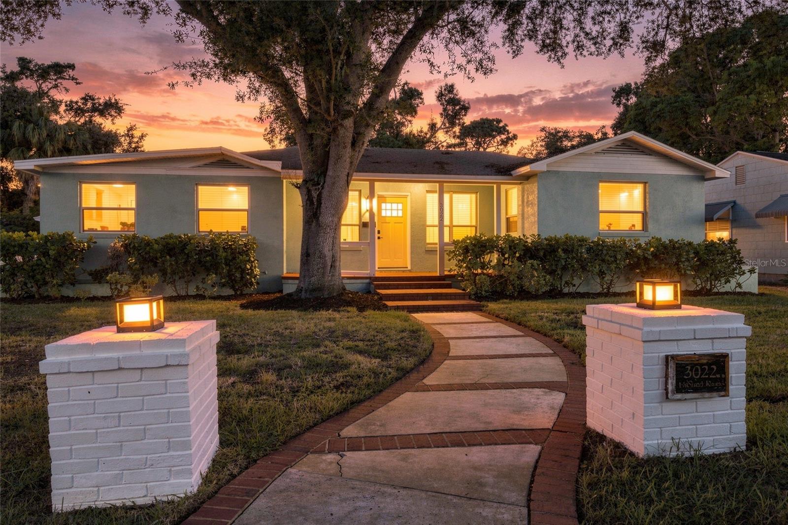 Photo of 3022 1ST STREET ST PETERSBURG FL 33704
