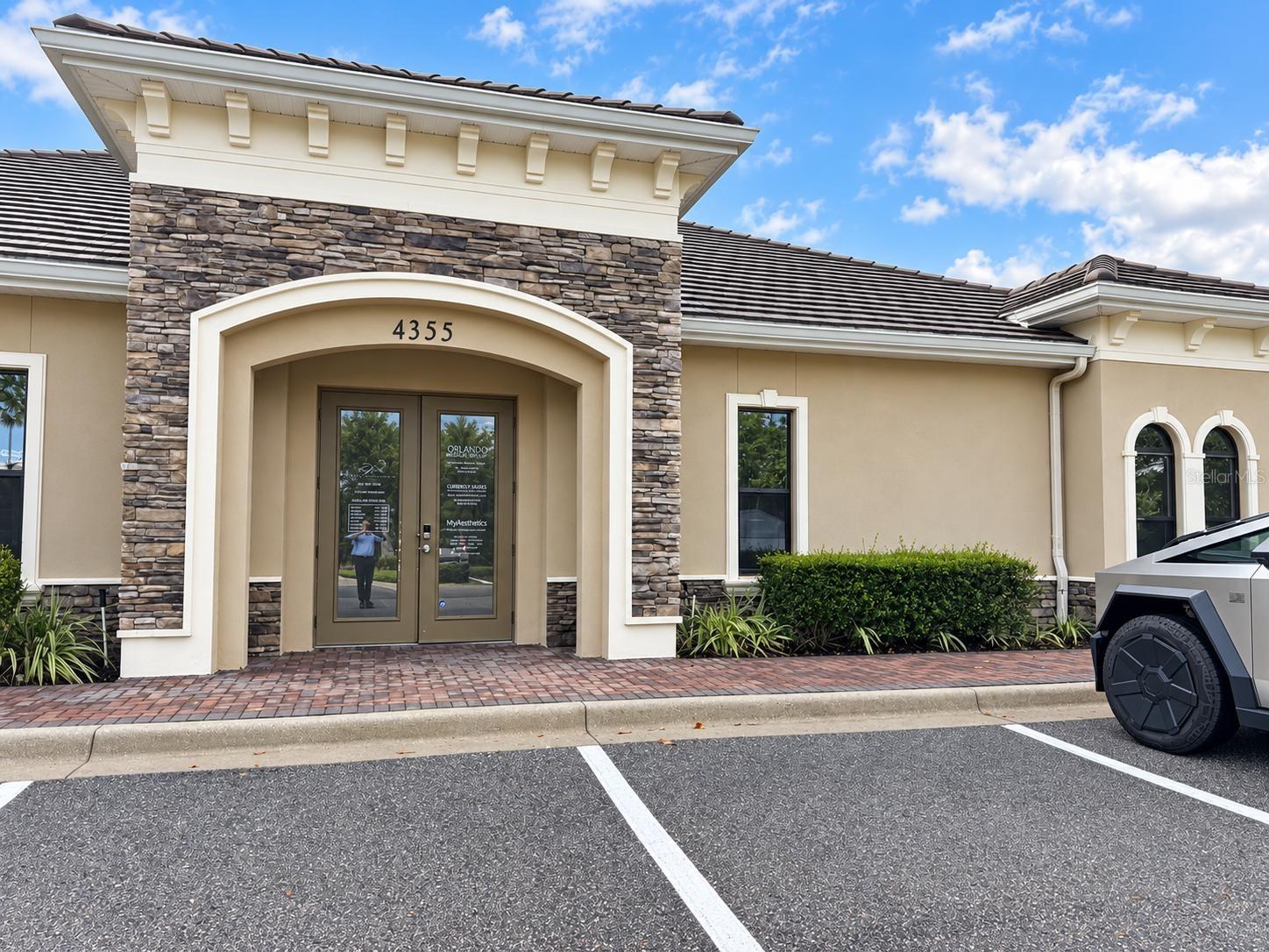 Photo of 4355 HUNTERS PARK LANE #9 ORLANDO FL 32837