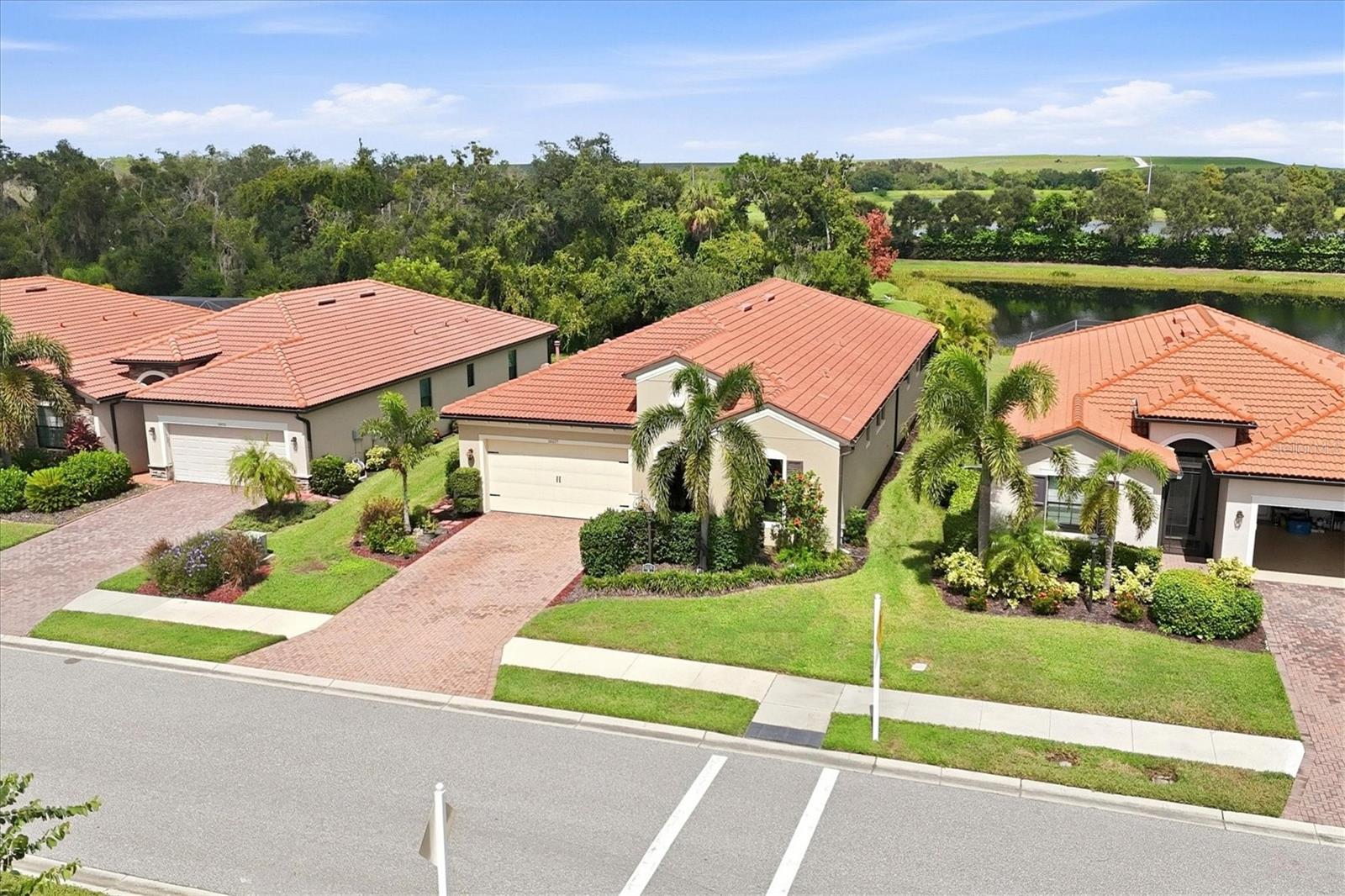 Photo of 10035 MARBELLA DRIVE BRADENTON FL 34211