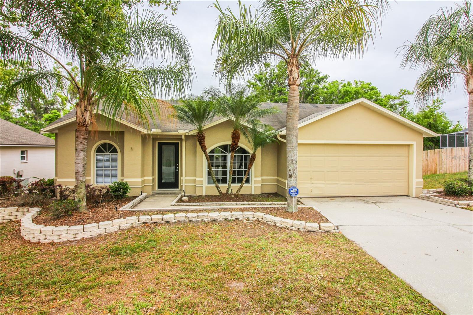 Photo of 527 EMERALD COVE LOOP LAKELAND FL 33813