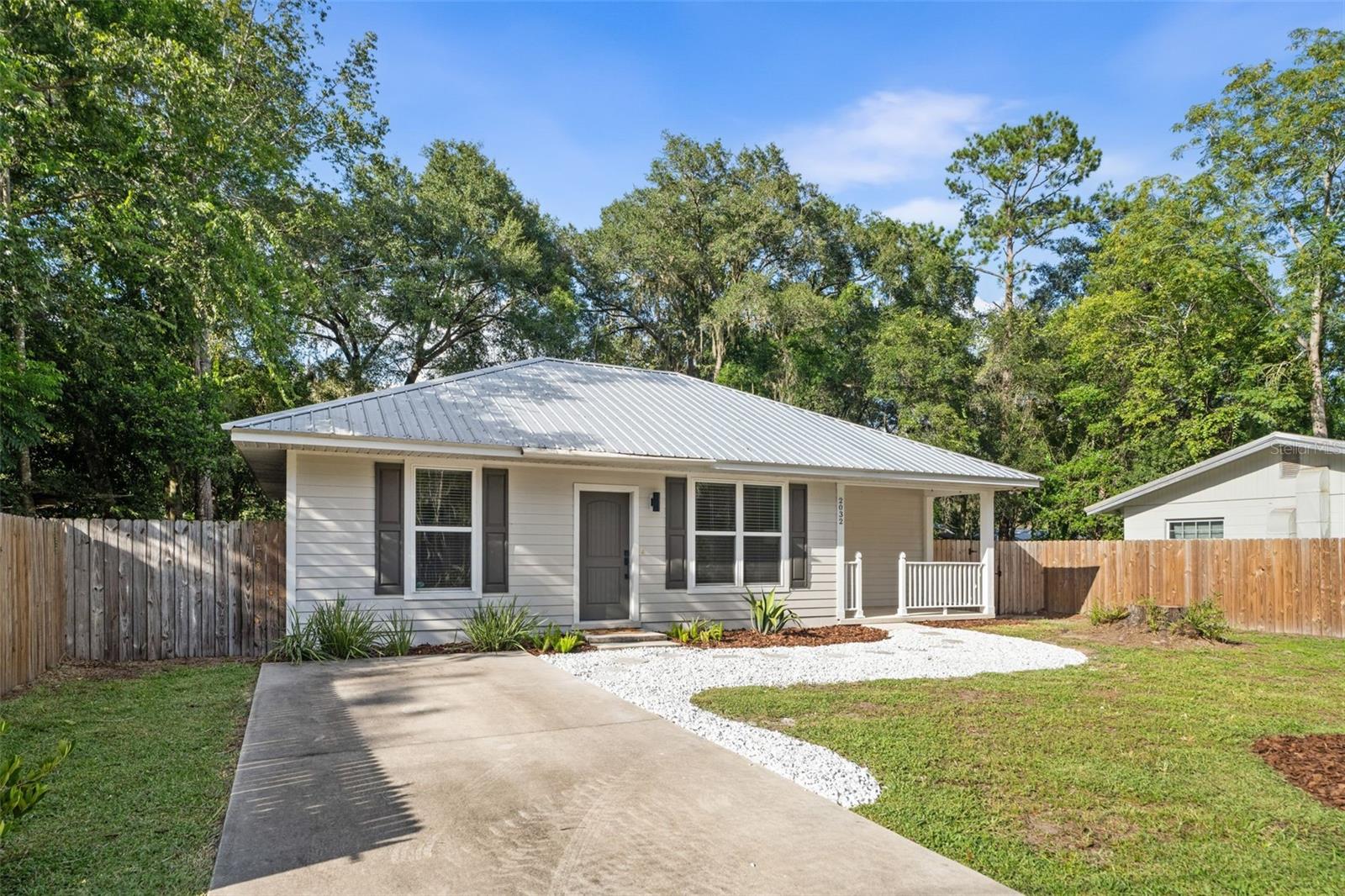 Photo of 2032 NW 33RD AVENUE GAINESVILLE FL 32605