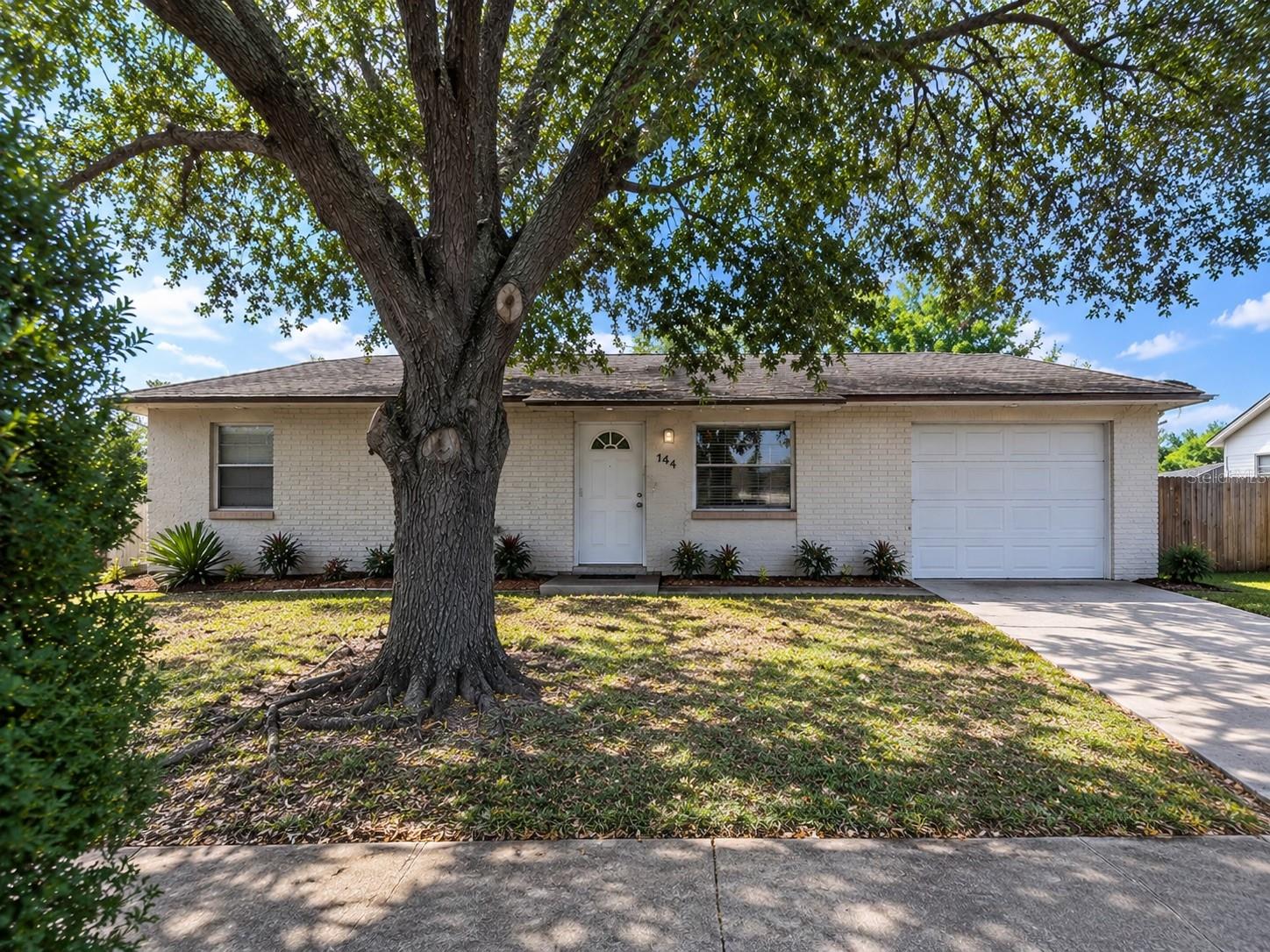 Photo of 444 LAKE OPAL COURT APOPKA FL 32703