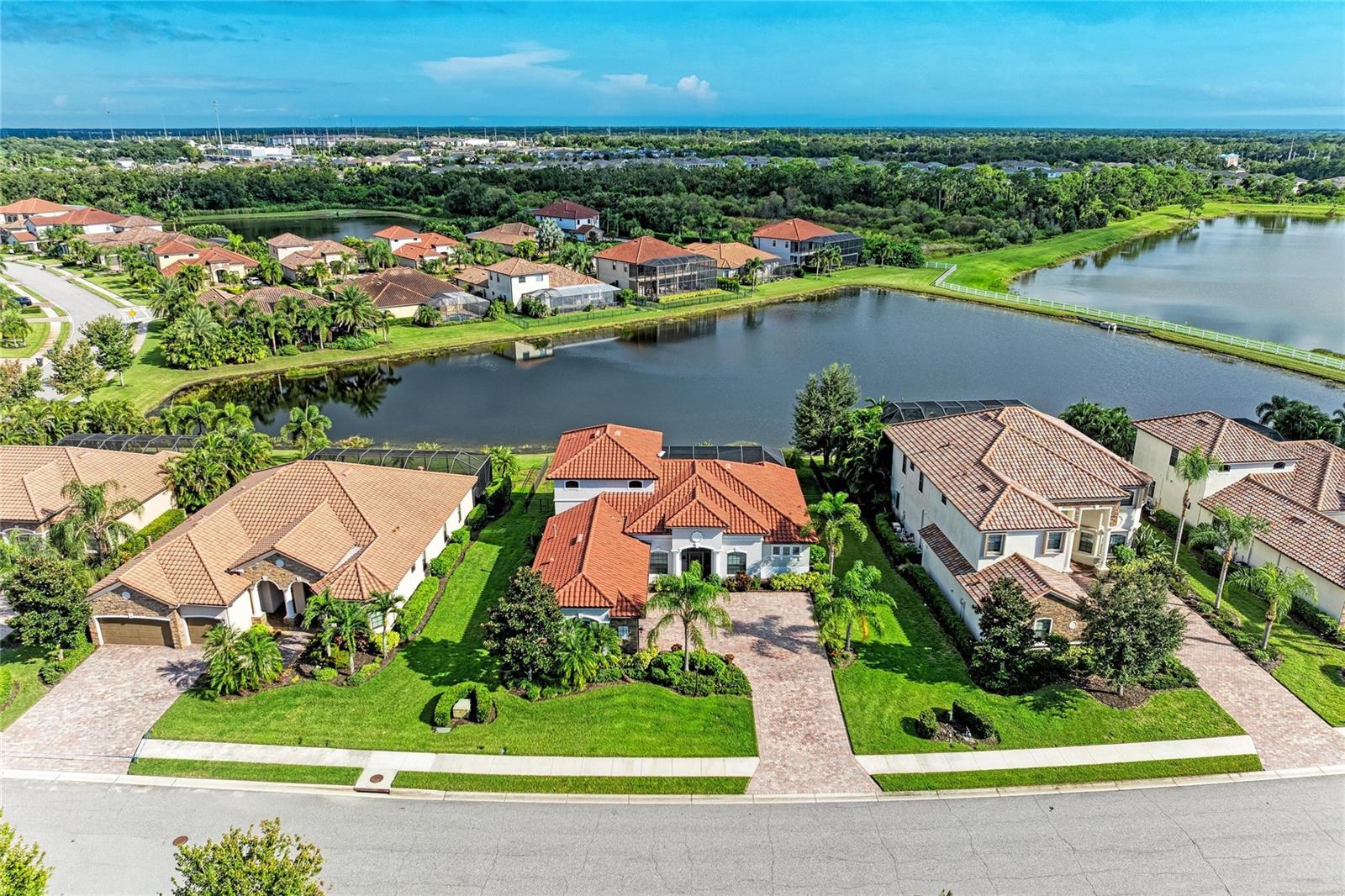 Photo of 5672 CLOVERLEAF RUN LAKEWOOD RANCH FL 34211
