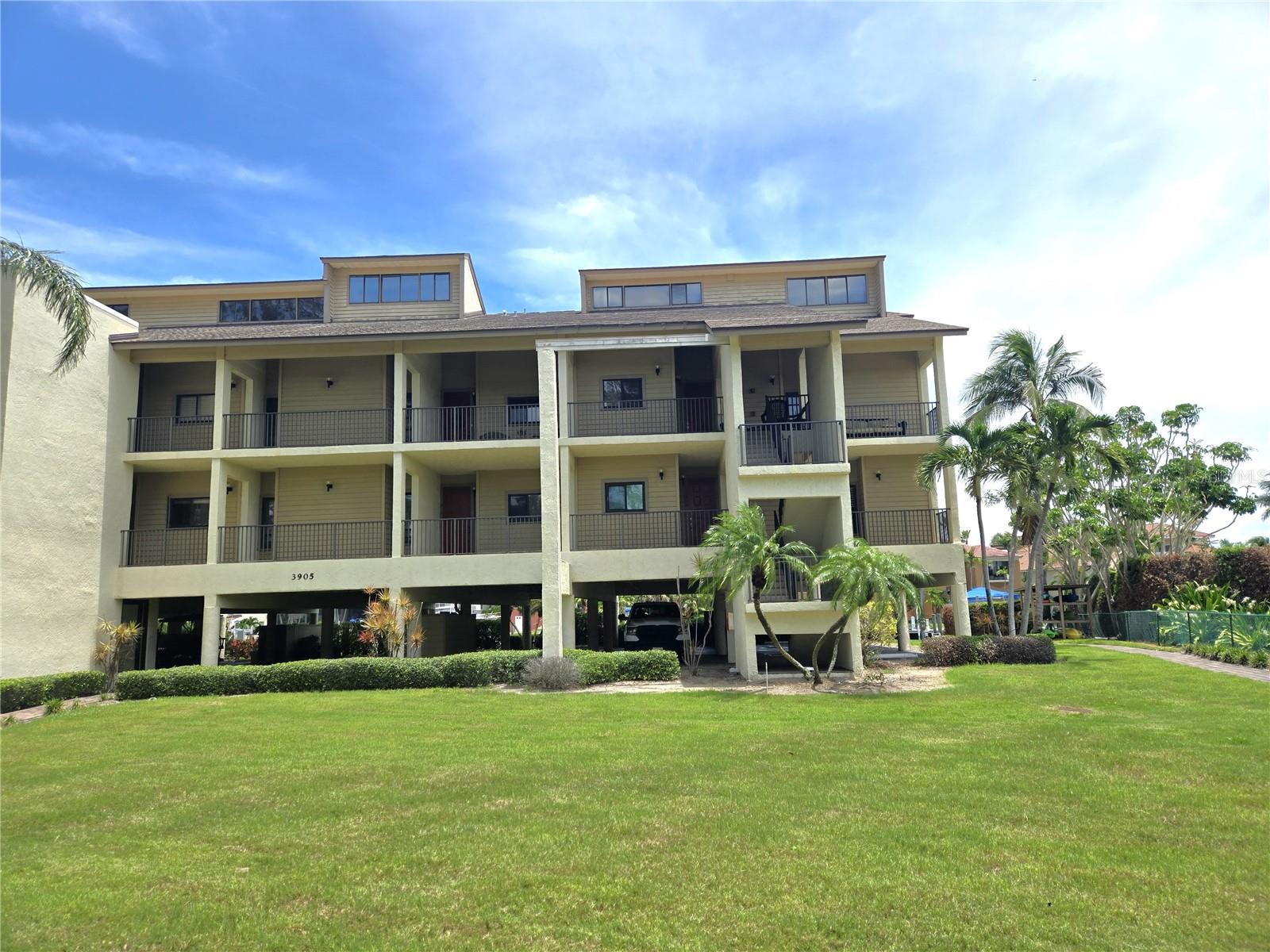 Photo of 3905 MARINERS WALK #826 CORTEZ FL 34215