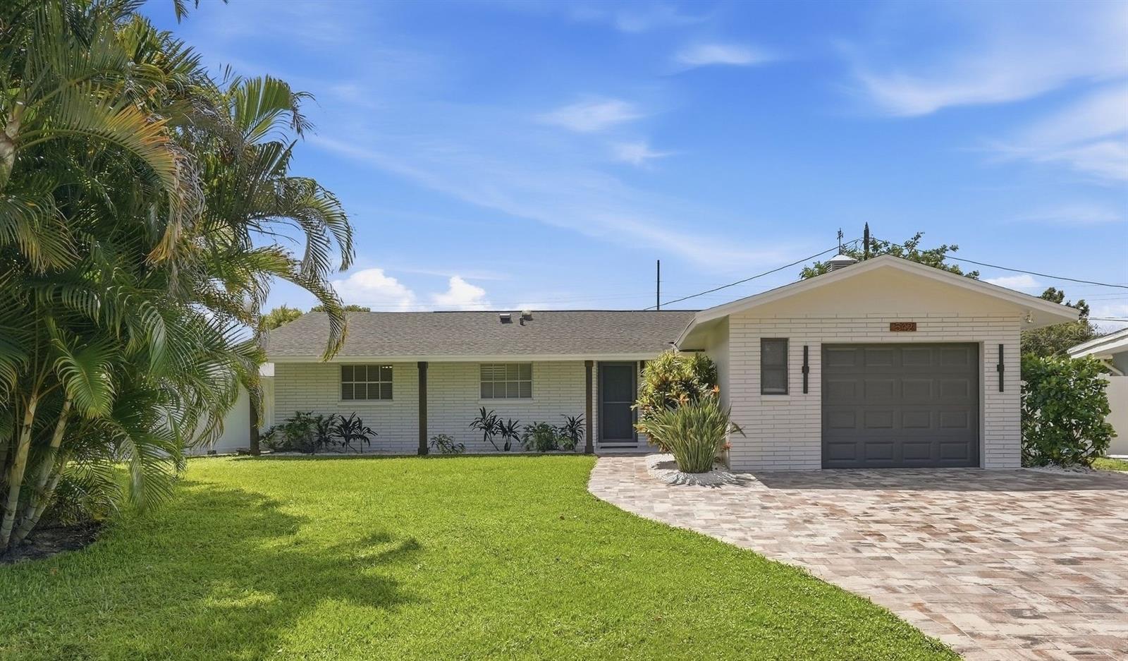 Photo of 542 59TH WAY ST PETERSBURG FL 33707