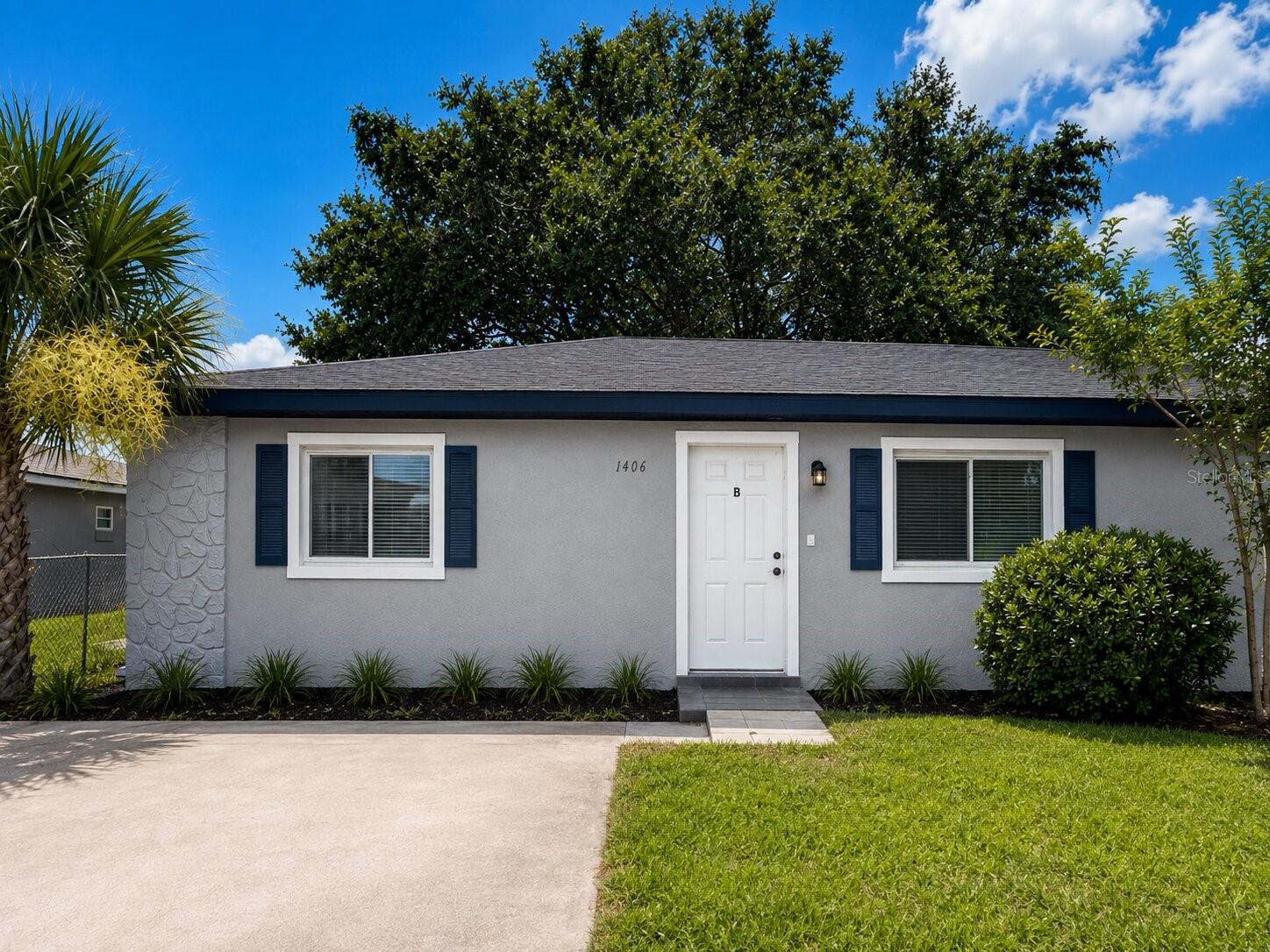 Photo of 1406 CRYSTAL COURT #B TAVARES FL 32778