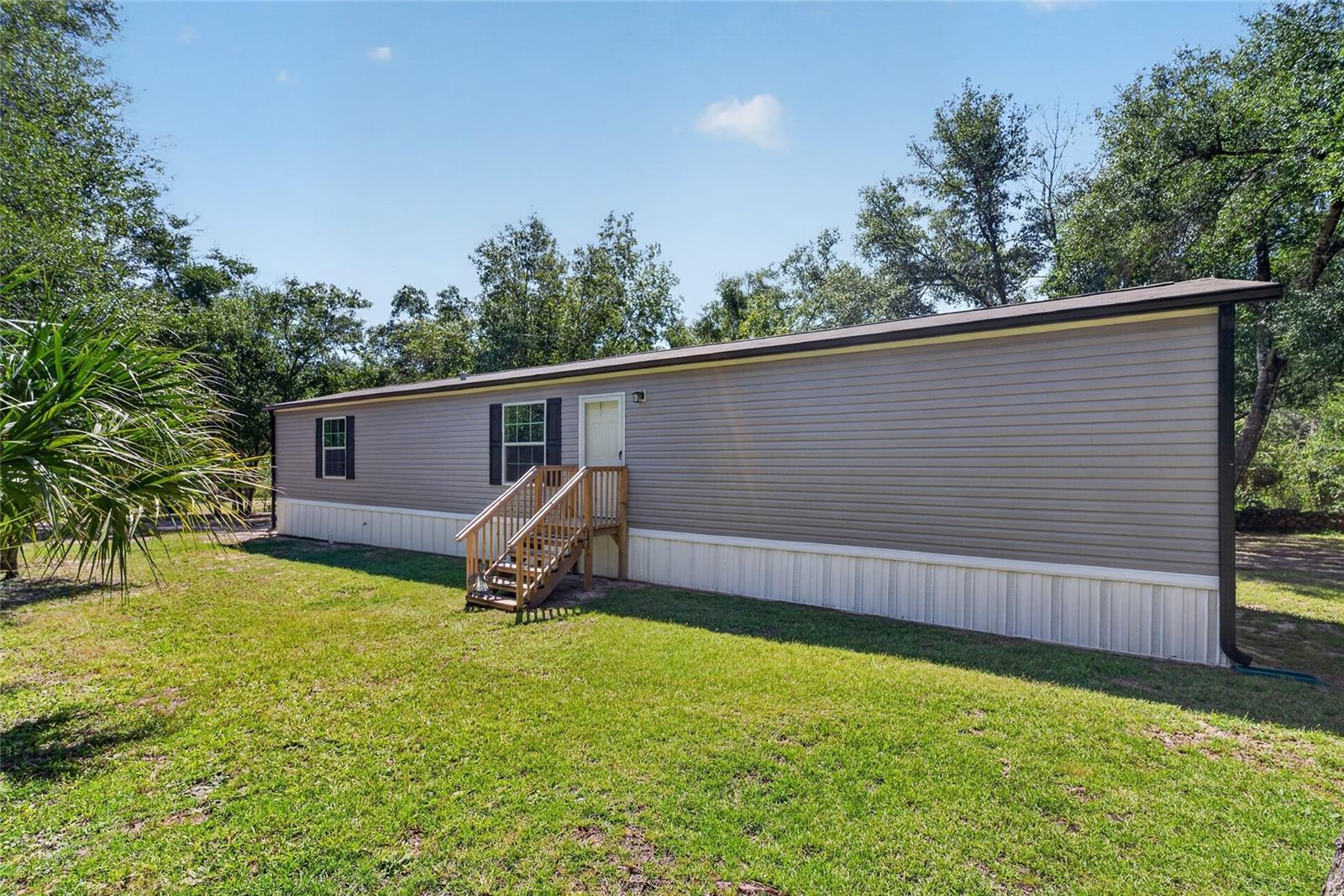 Photo of 18850 SE 93RD STREET OCKLAWAHA FL 32179