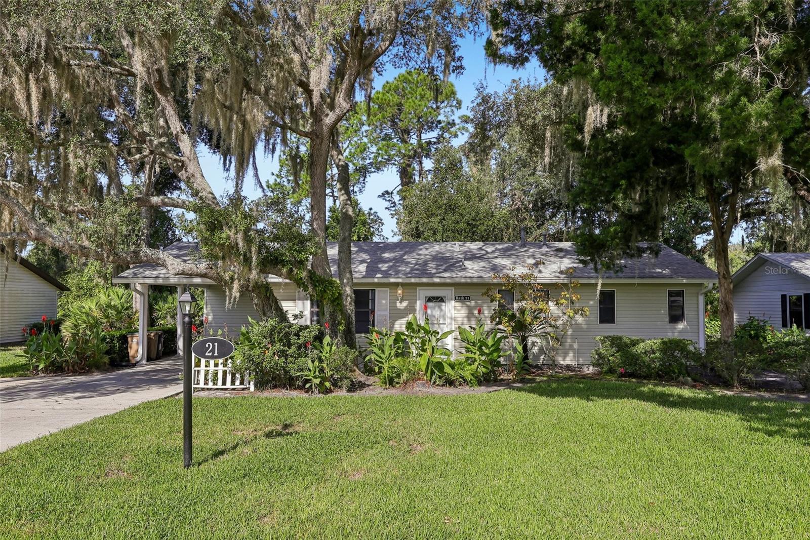 Photo of 21 ABERDEEN CIRCLE LEESBURG FL 34788