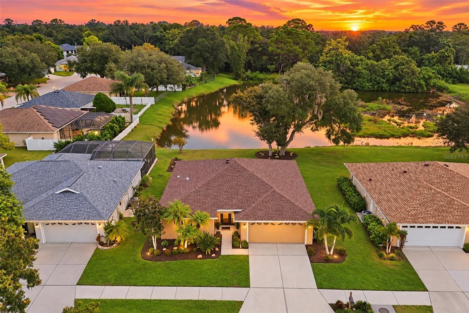 Photo of 2714 FEIFFER CIRCLE SARASOTA FL 34235