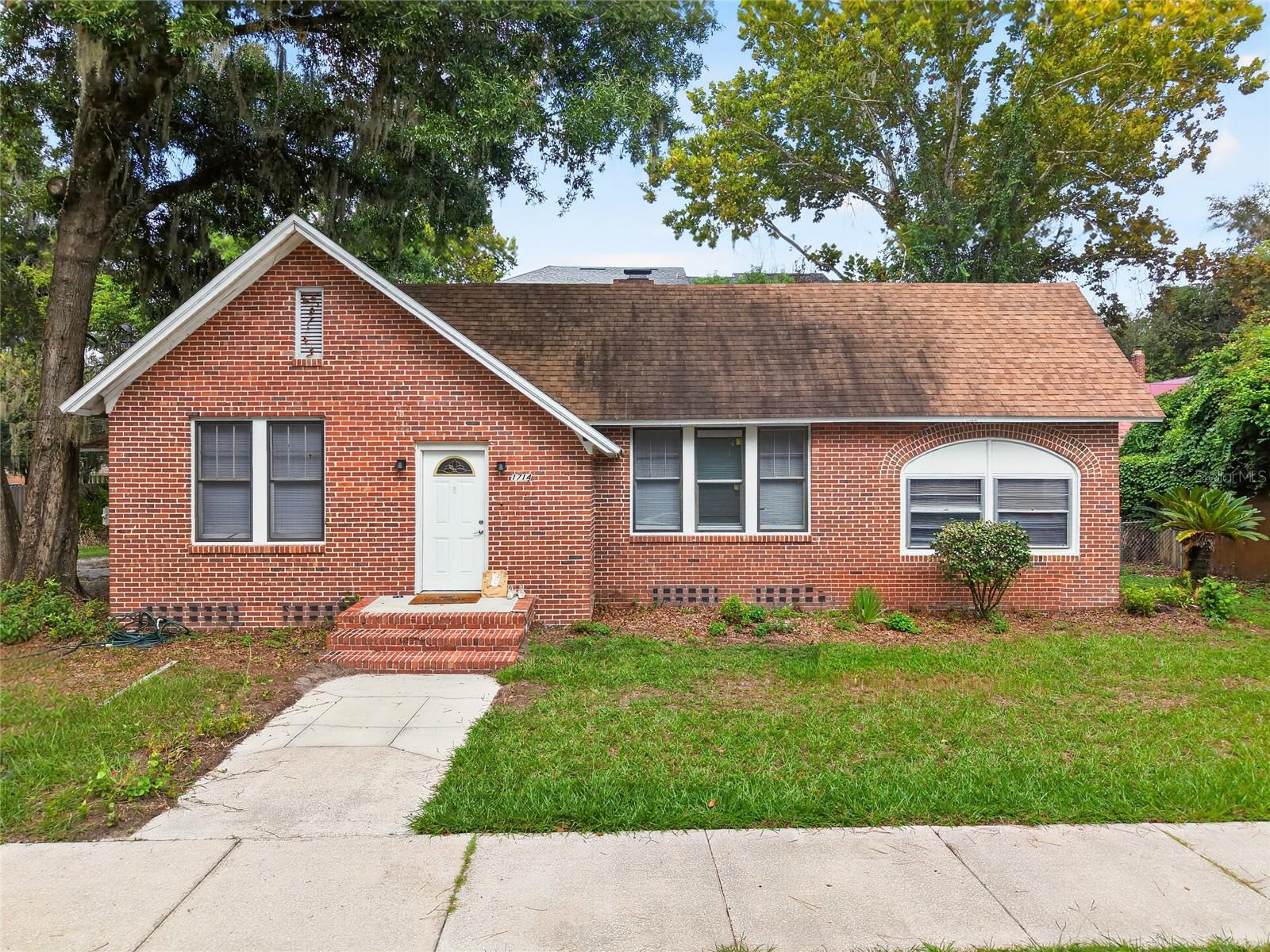 Photo of 1714 NW 3RD PLACE GAINESVILLE FL 32603