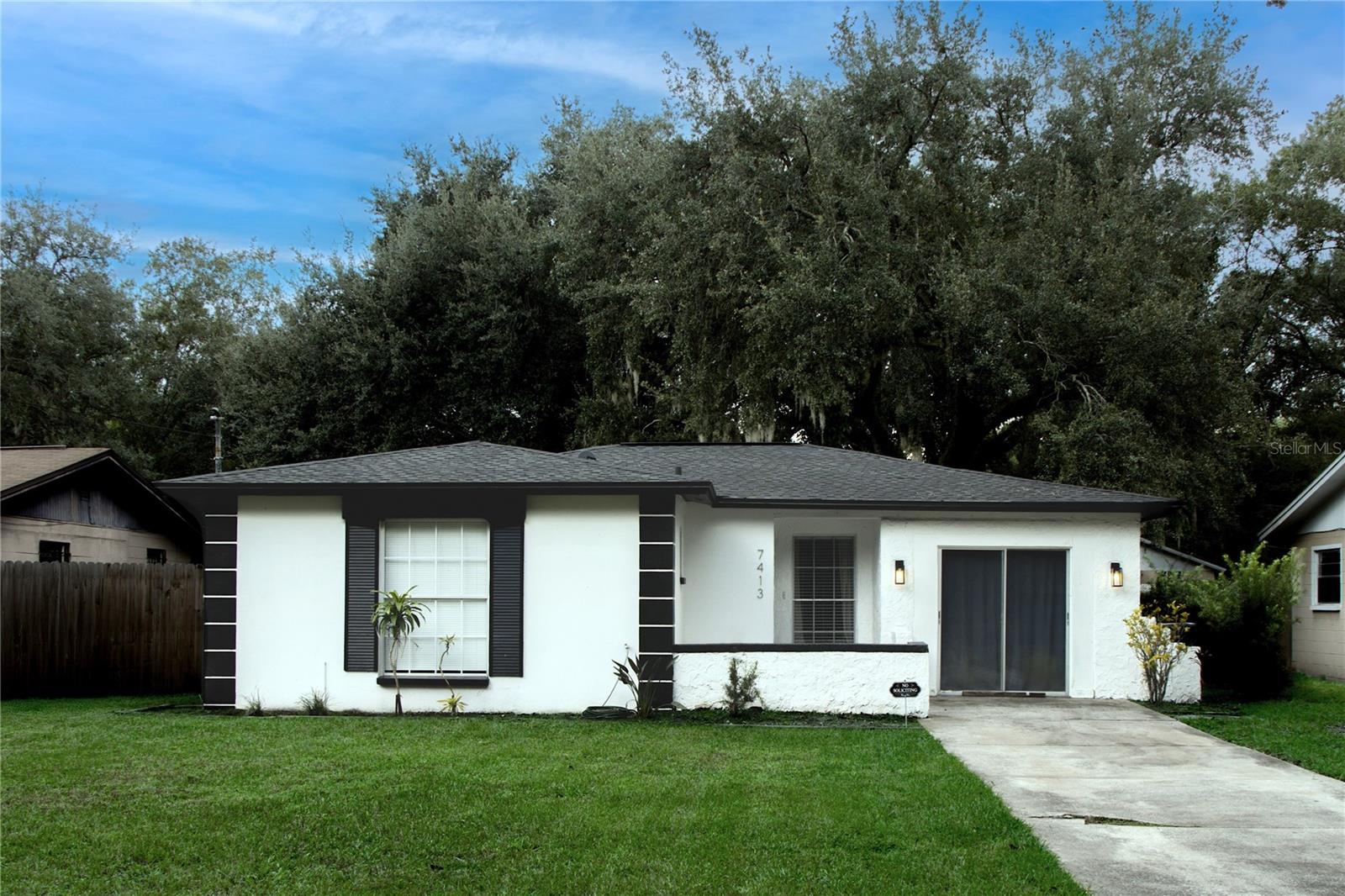 Photo of 7413 LAKESHORE DRIVE TAMPA FL 33604
