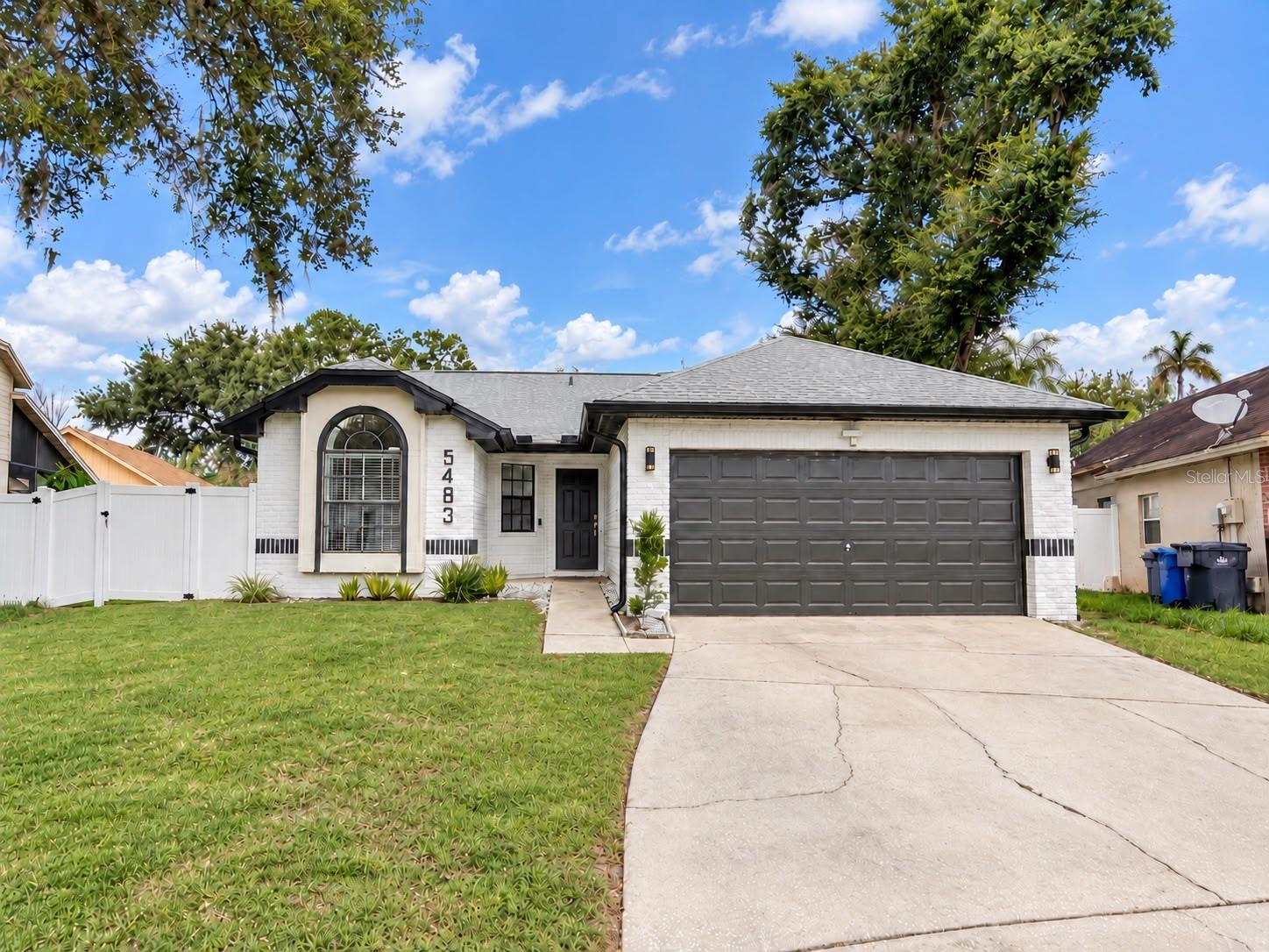 Photo of 5483 FRIARSWAY DRIVE TAMPA FL 33624