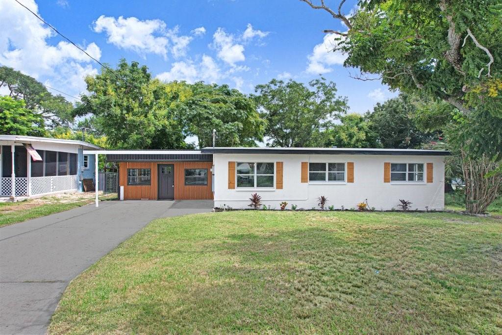 Photo of 124 EDGEWATER DRIVE WINTER HAVEN FL 33881
