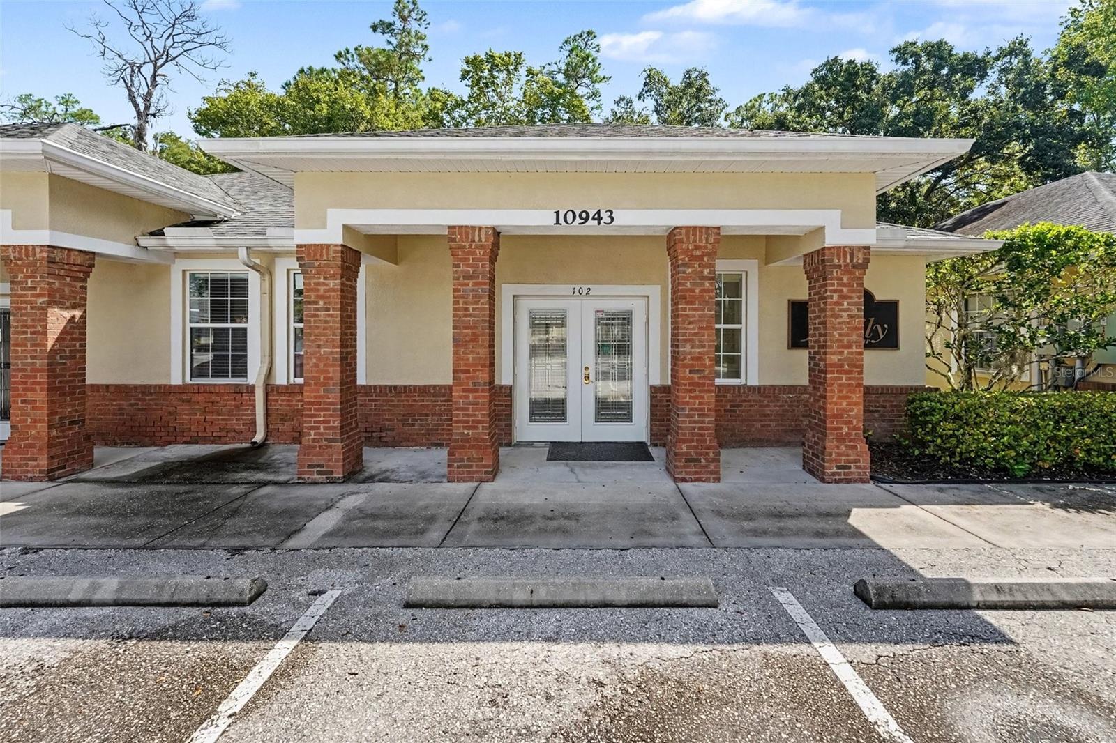 Photo of 10943 COUNTRYWAY BOULEVARD TAMPA FL 33626