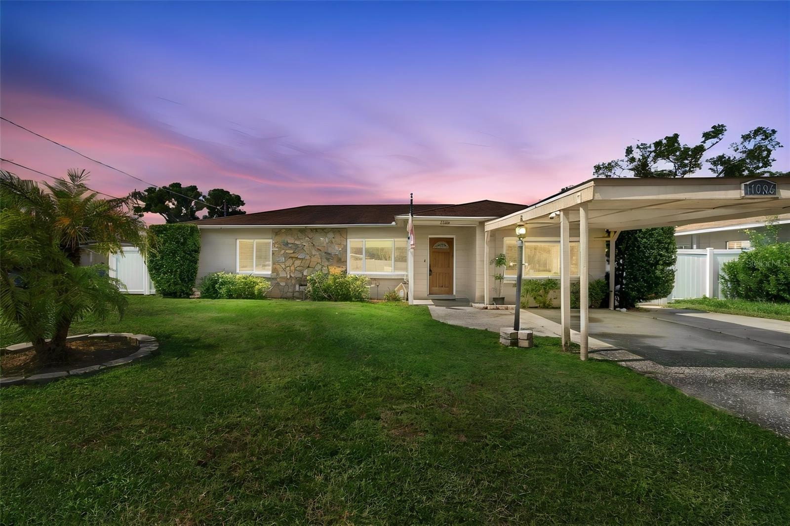 Photo of 11006 N OAKLEAF AVENUE TAMPA FL 33612