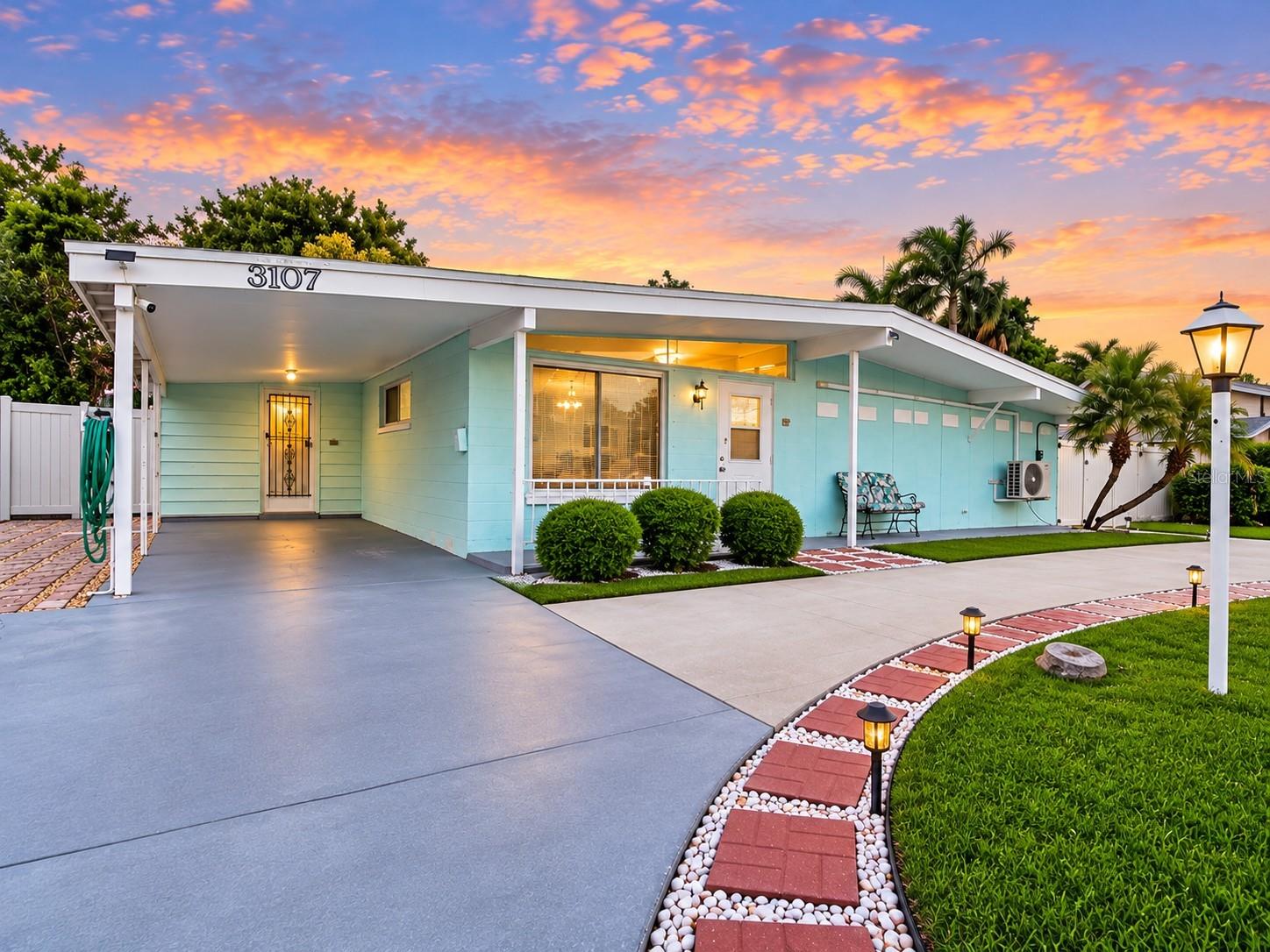 Photo of 3107 BAYSHORE GARDENS PARKWAY BRADENTON FL 34207