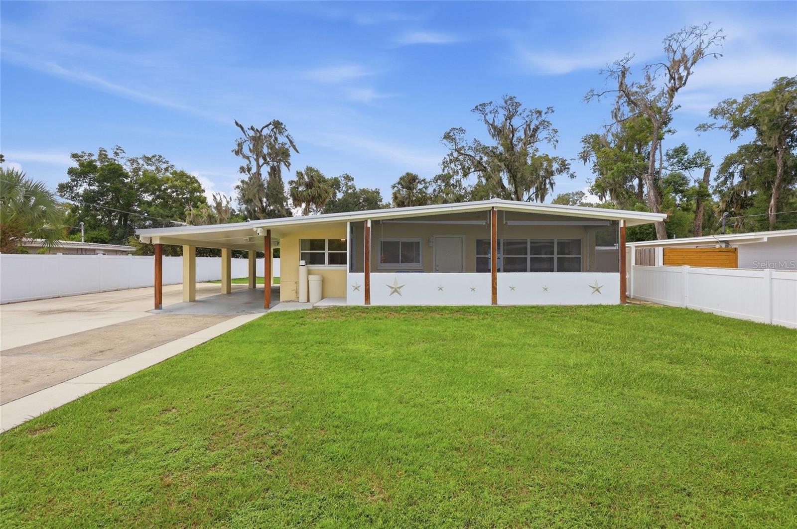 Photo of 742 TEMPLE AVENUE ORANGE CITY FL 32763