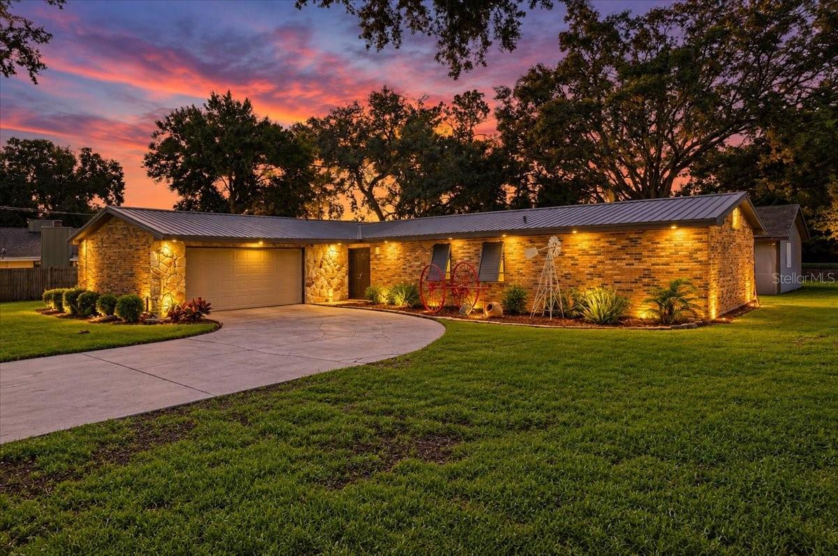 Photo of 611 E HIGHLAND DRIVE LAKELAND FL 33813